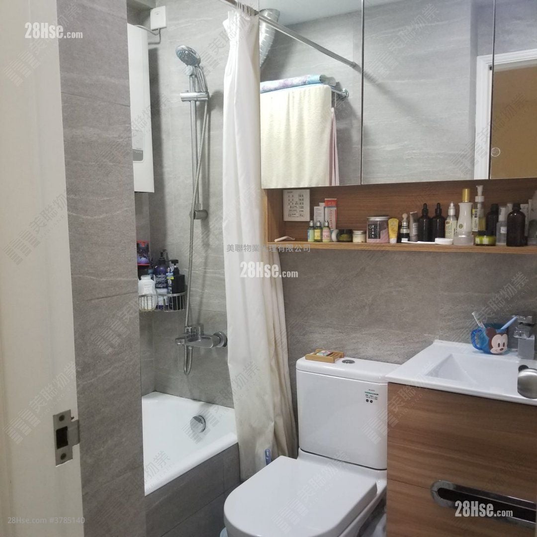 Tsing Yi Garden Sell 3 Bedrooms 547 ft²