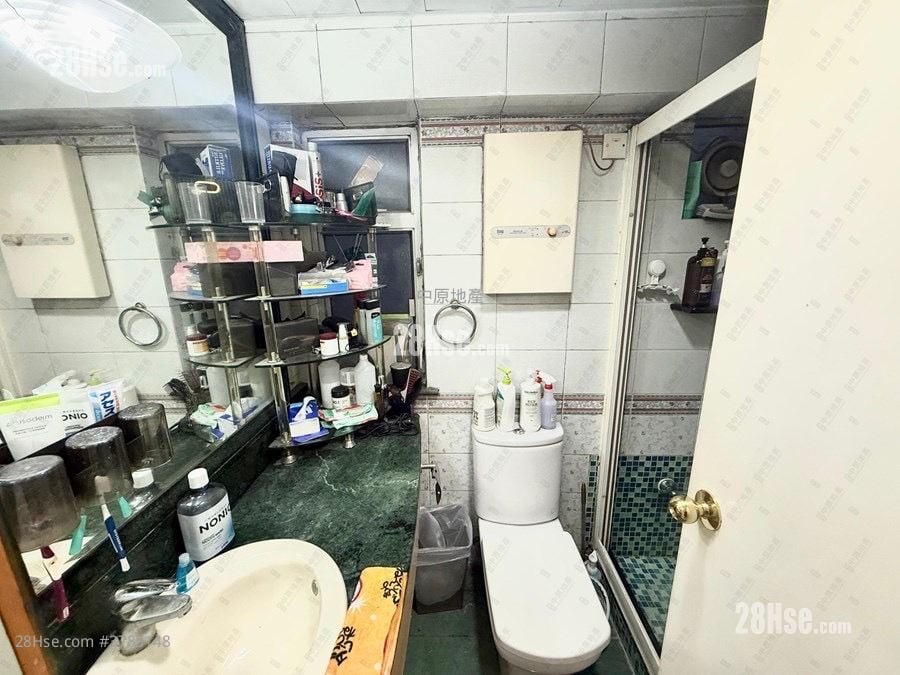 Kingswood Villas Sell 3 Bedrooms , 2 Bathrooms 623 ft²