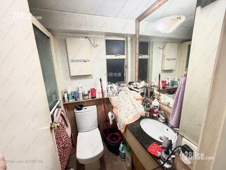 Kingswood Villas Sell 3 Bedrooms , 2 Bathrooms 623 ft²