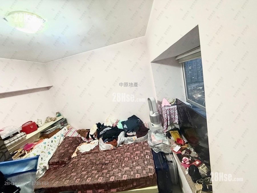 Kingswood Villas Sell 3 Bedrooms , 2 Bathrooms 623 ft²