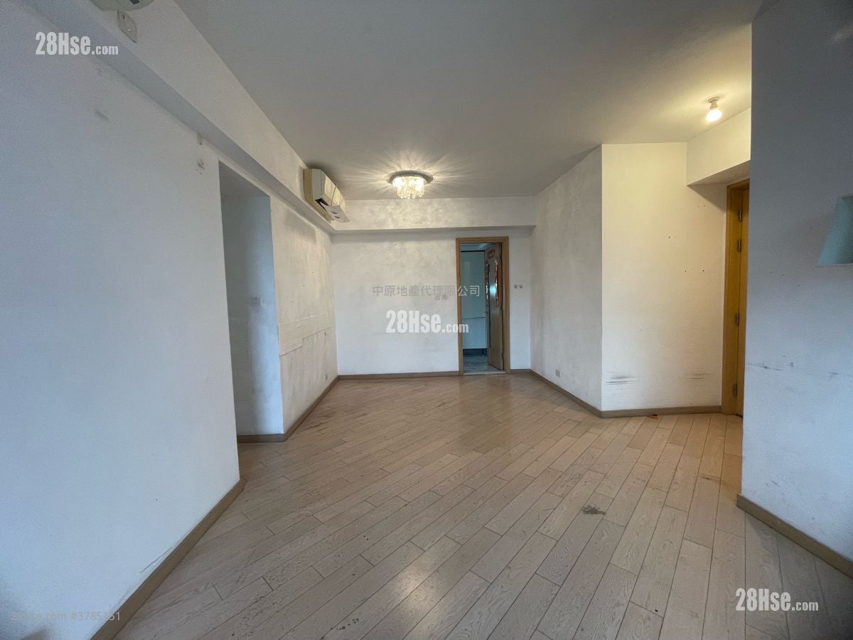 Riva Sell 4 Bedrooms , 3 Bathrooms 868 ft²