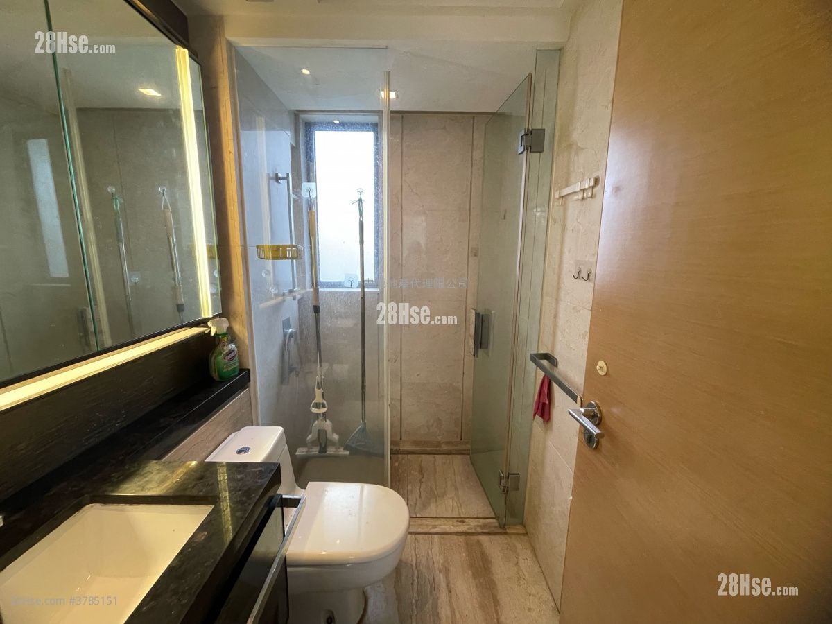 Riva Sell 4 Bedrooms , 3 Bathrooms 868 ft²