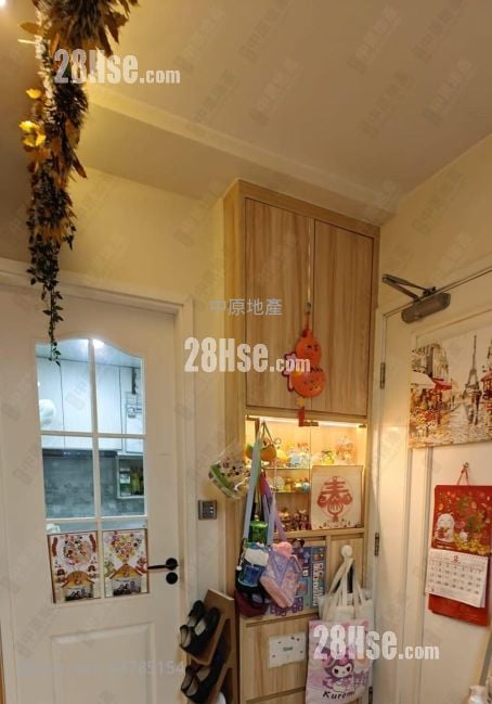 Choi Hing Court Sell 2 Bedrooms , 1 Bathroom 389 ft²