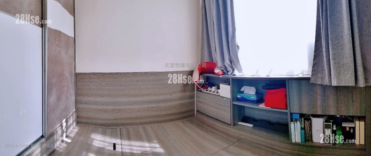 Sunshine Plaza Rental 2 Bedrooms , 1 Bathroom 357 ft²