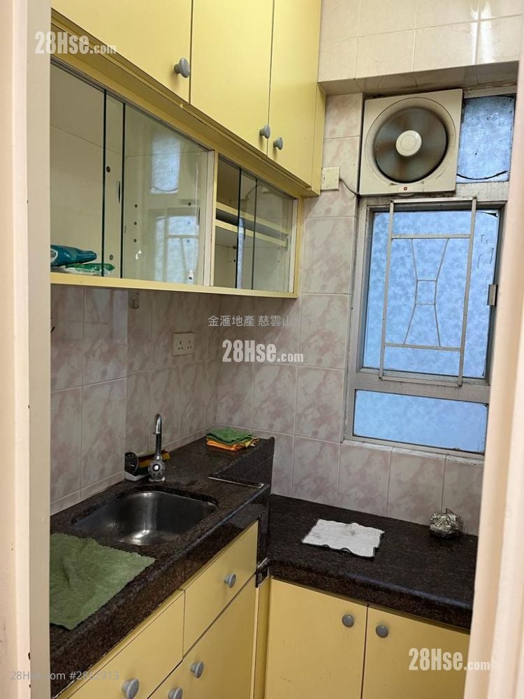 富佑大厦 租盘 1 房 , 1 浴室 239 平方尺