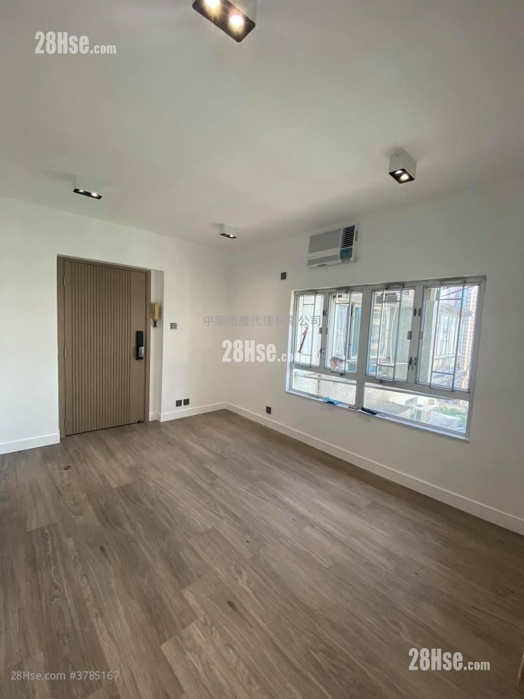 Kam Wah Garden Sell 2 Bedrooms 353 ft²
