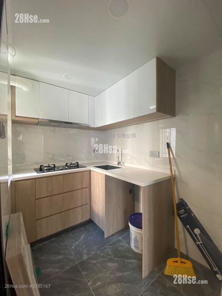 Kam Wah Garden Sell 2 Bedrooms 353 ft²