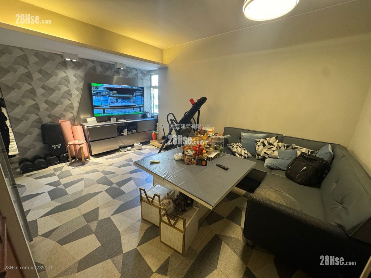 仁安大厦 售盘 4 房 , 2 浴室 859 平方尺