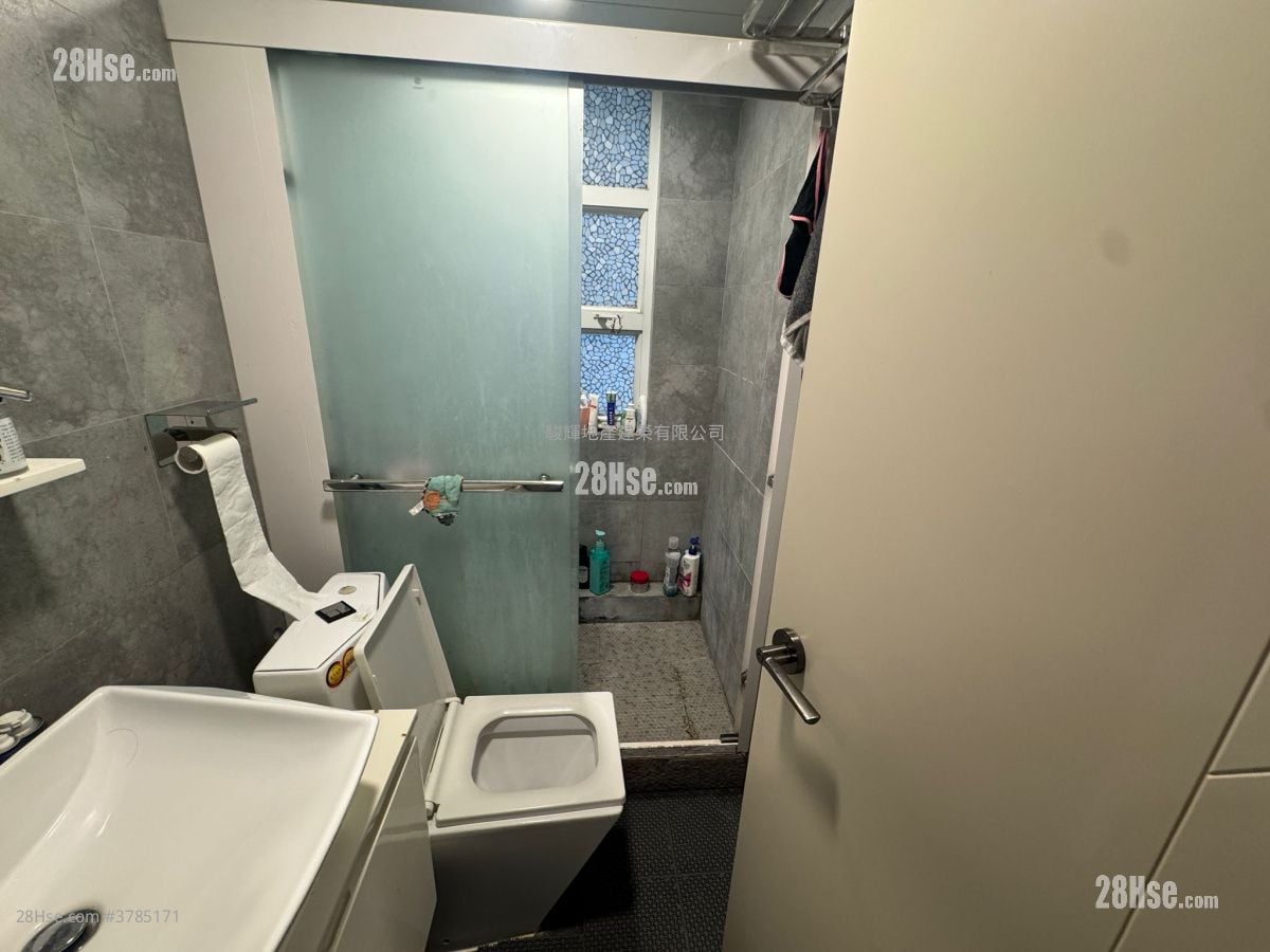 仁安大厦 售盘 4 房 , 2 浴室 859 平方尺