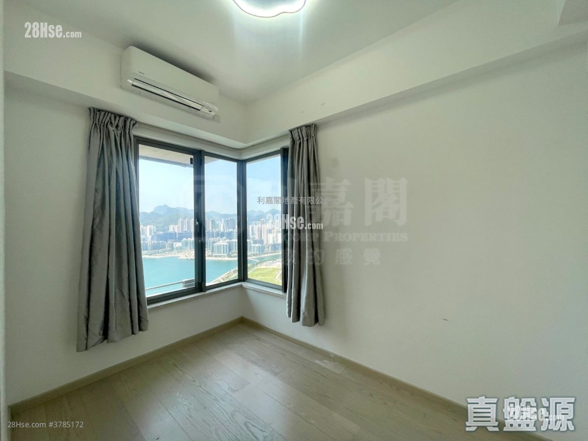 Sea To Sky Rental 4 Bedrooms , 3 Bathrooms 1,054 ft²