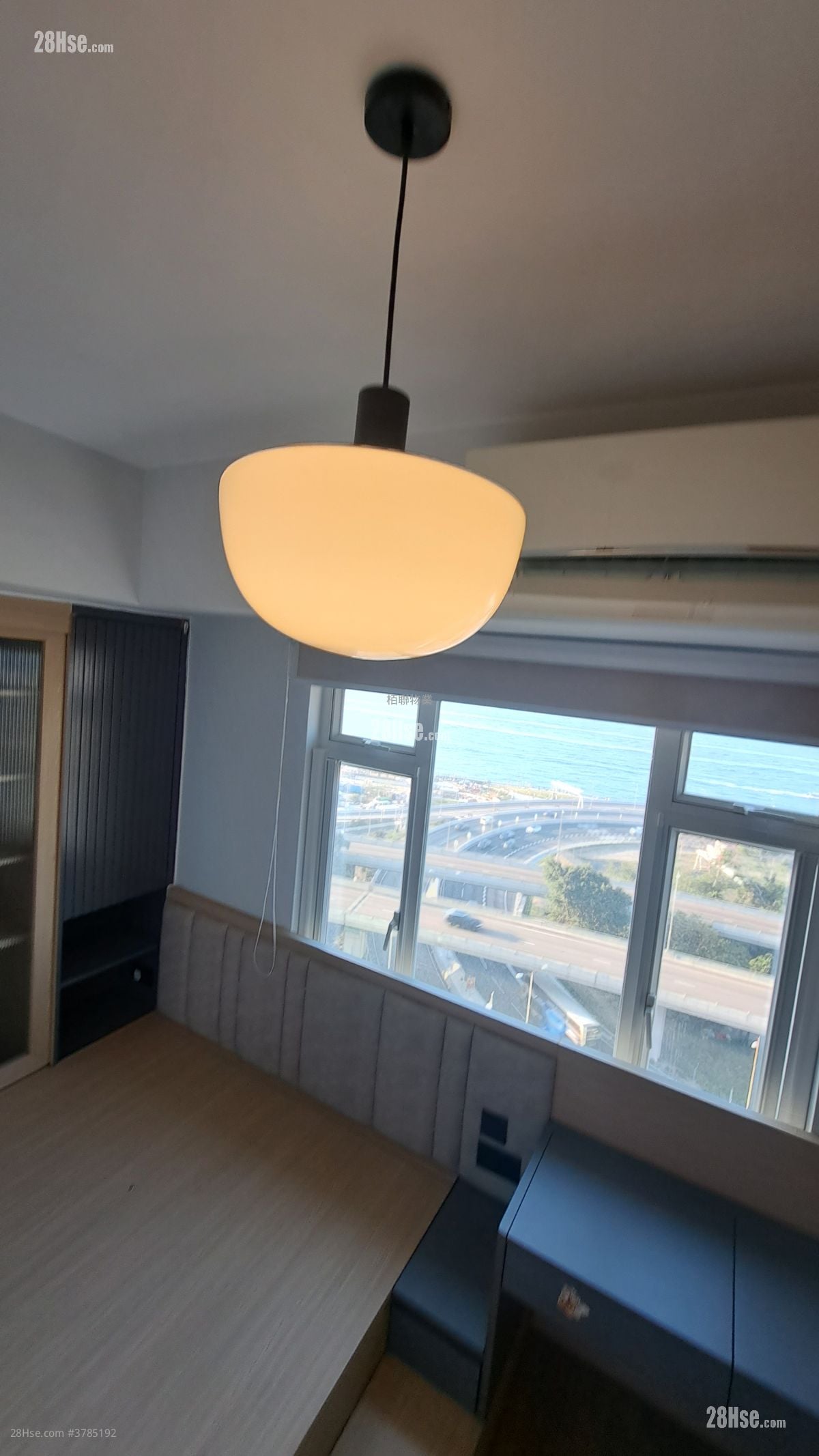 Richweahth Mansion Rental 2 Bedrooms , 1 Bathroom 429 ft²