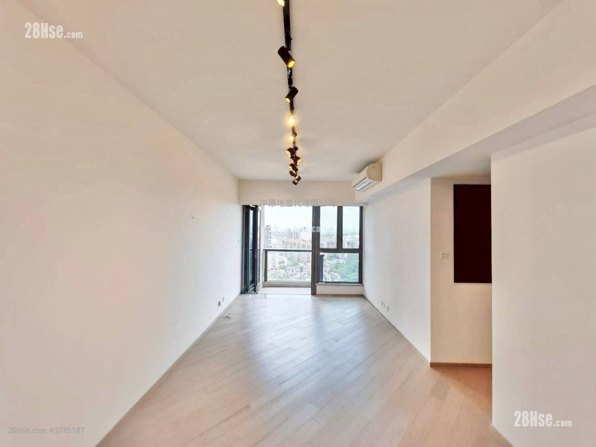 The Yoho Hub Sell 4 Bedrooms , 3 Bathrooms 1,037 ft²