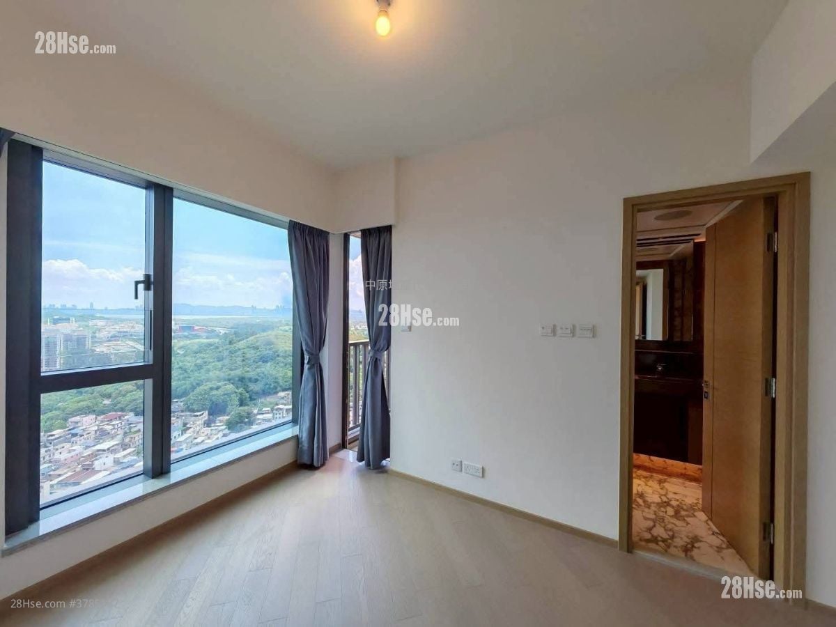 The Yoho Hub Sell 4 Bedrooms , 3 Bathrooms 1,037 ft²