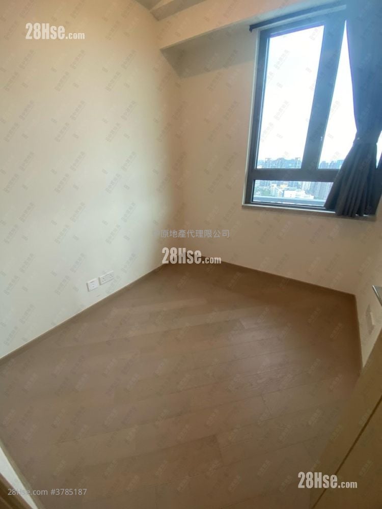 The Yoho Hub Sell 4 Bedrooms , 3 Bathrooms 1,037 ft²