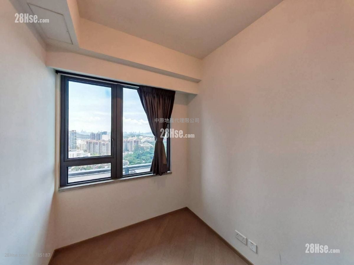 The Yoho Hub Sell 4 Bedrooms , 3 Bathrooms 1,037 ft²