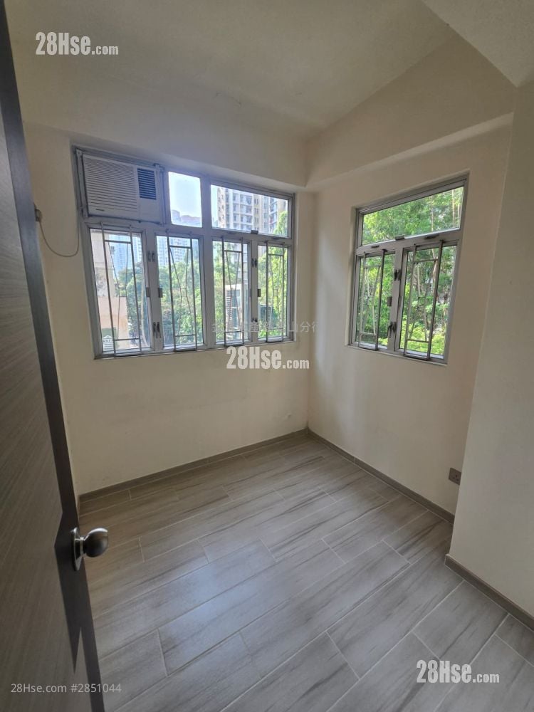 Ka Wah Building Sell 2 Bedrooms , 1 Bathroom 286 ft²