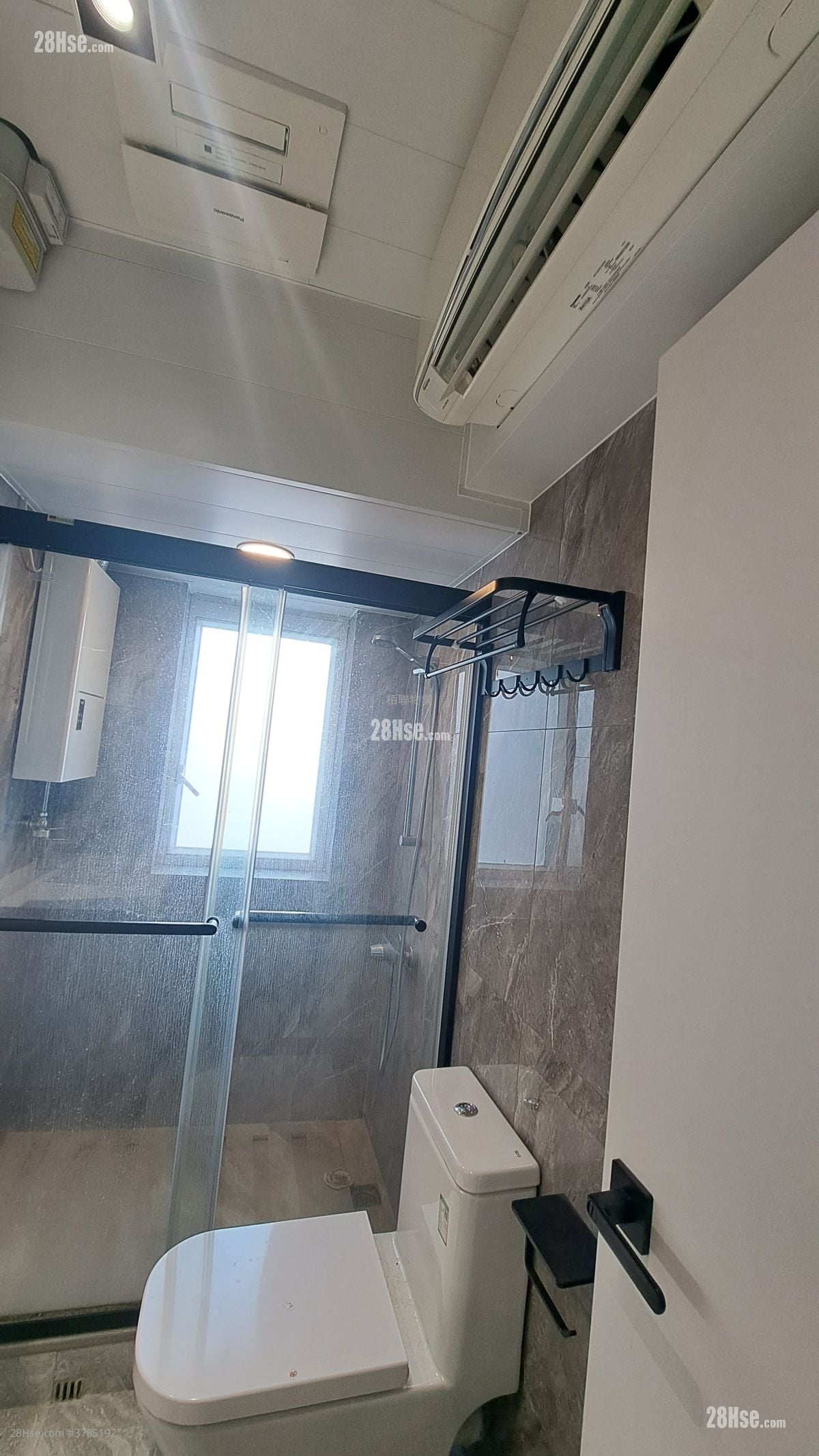 Richweahth Mansion Rental 2 Bedrooms , 1 Bathroom 429 ft²