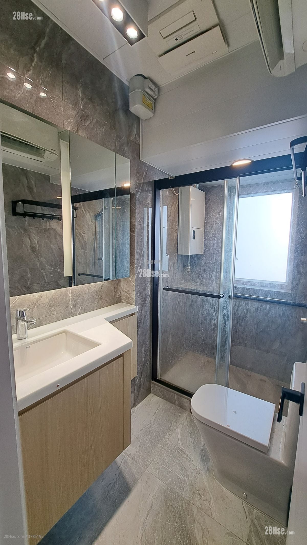 Richweahth Mansion Rental 2 Bedrooms , 1 Bathroom 429 ft²