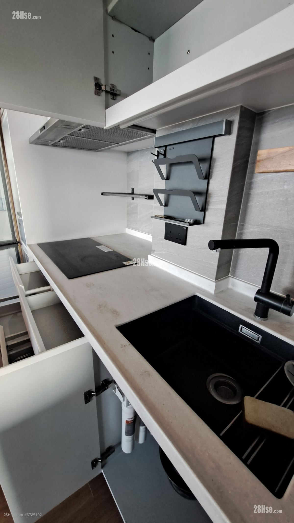 Richweahth Mansion Rental 2 Bedrooms , 1 Bathroom 429 ft²