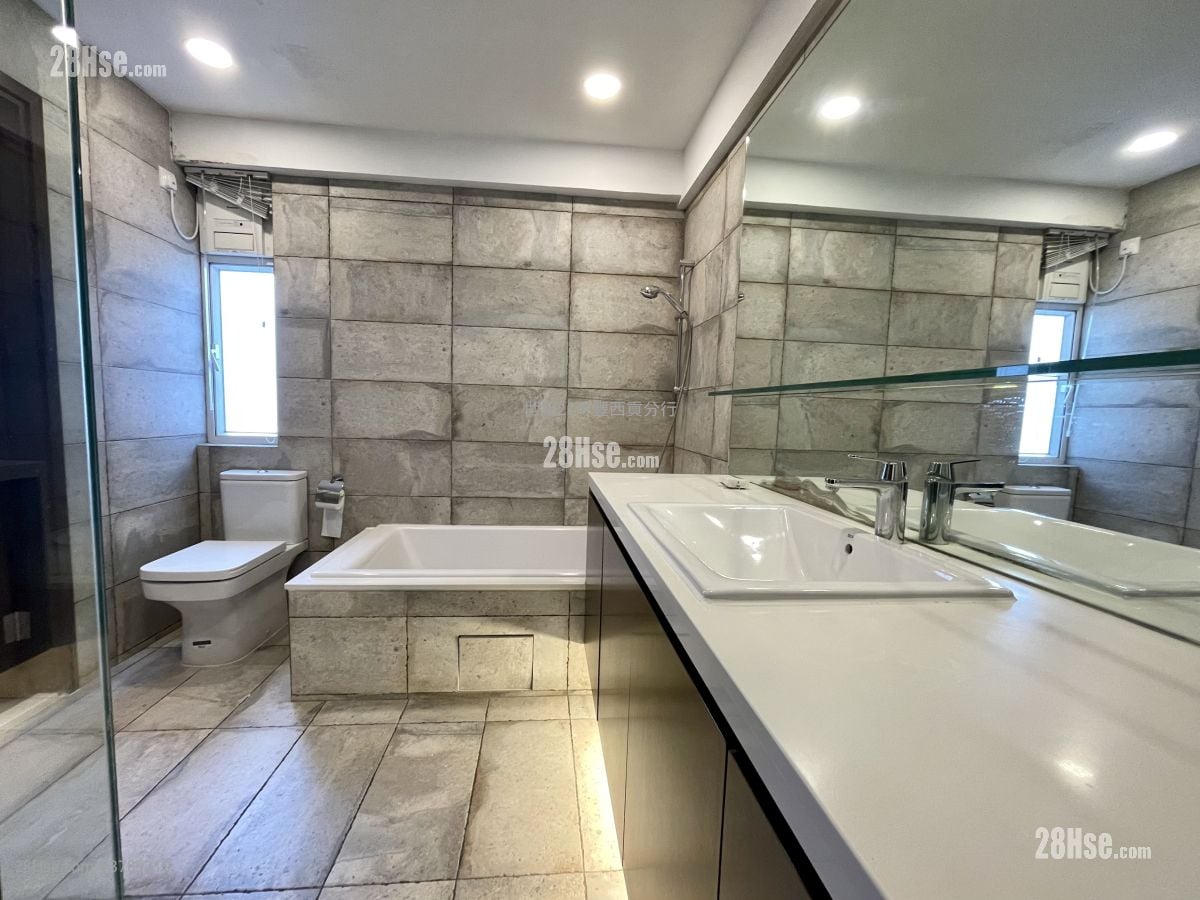 Hillview Court Sell 4 Bedrooms , 3 Bathrooms 1,104 ft²