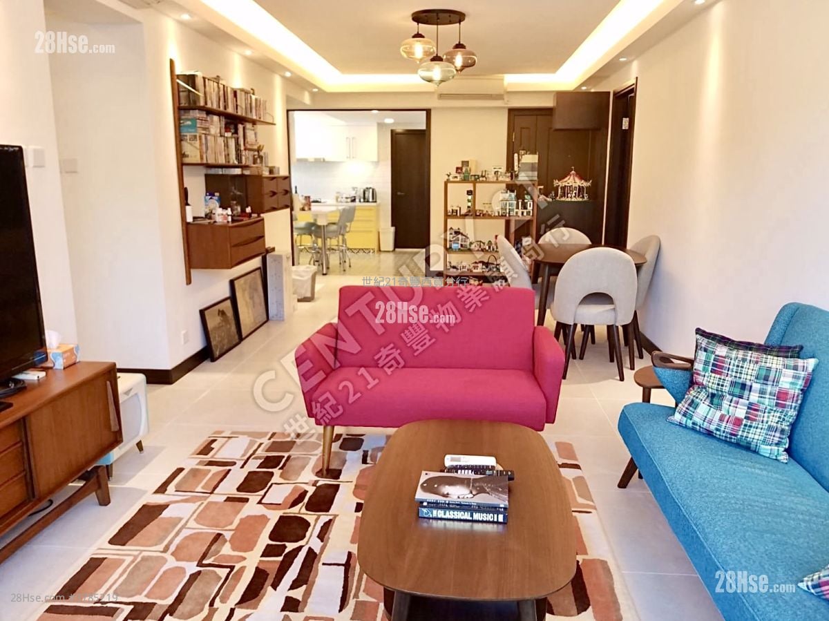 Hillview Court Sell 4 Bedrooms , 3 Bathrooms 1,104 ft²