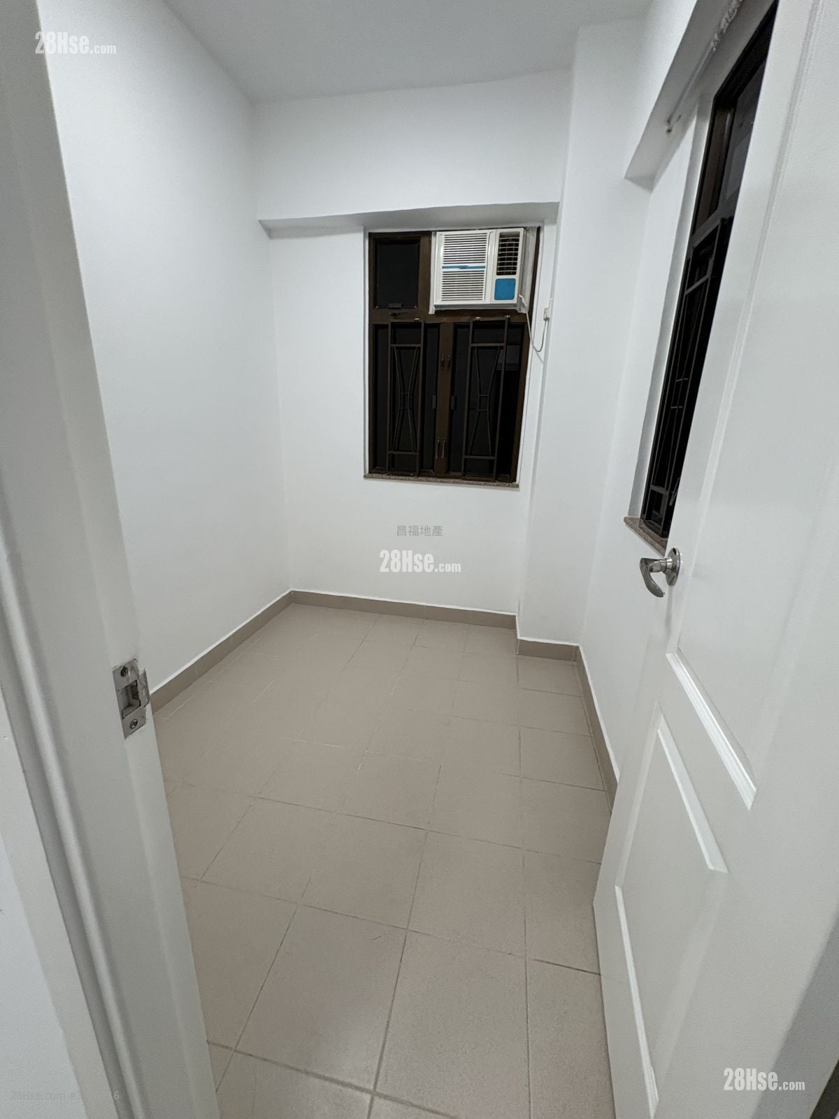 唐楼 租盘 2 房 , 1 浴室 350 平方尺