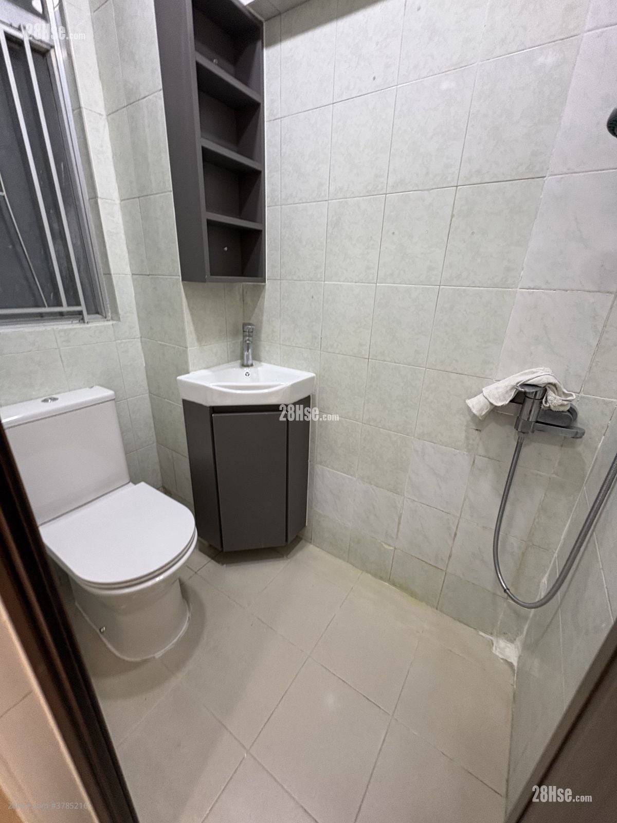 唐楼 租盘 2 房 , 1 浴室 350 平方尺