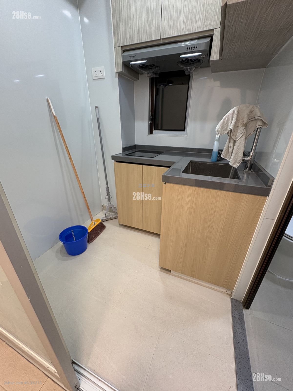 唐楼 租盘 2 房 , 1 浴室 350 平方尺