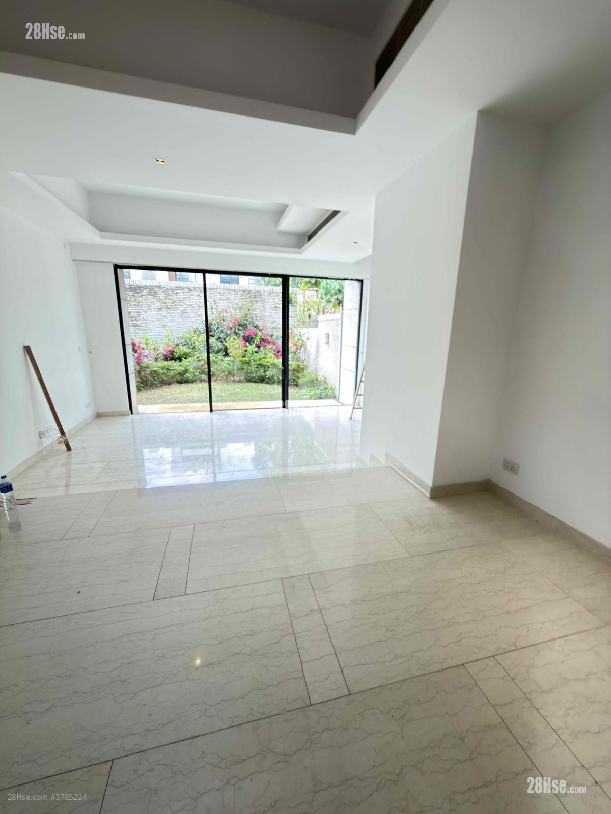 Valais Rental 3 Bedrooms , 3 Bathrooms 1,576 ft²