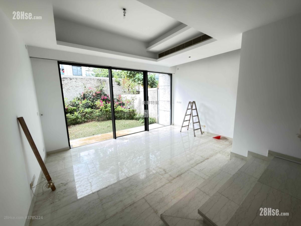 Valais Rental 3 Bedrooms , 3 Bathrooms 1,576 ft²