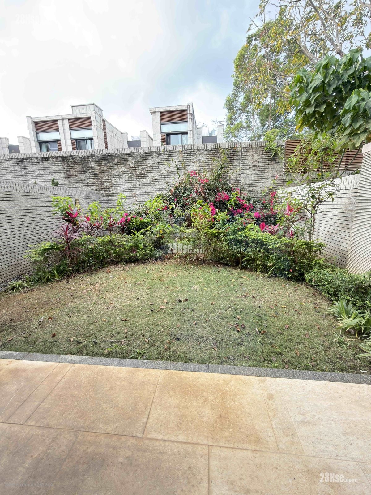 Valais Rental 3 Bedrooms , 3 Bathrooms 1,576 ft²