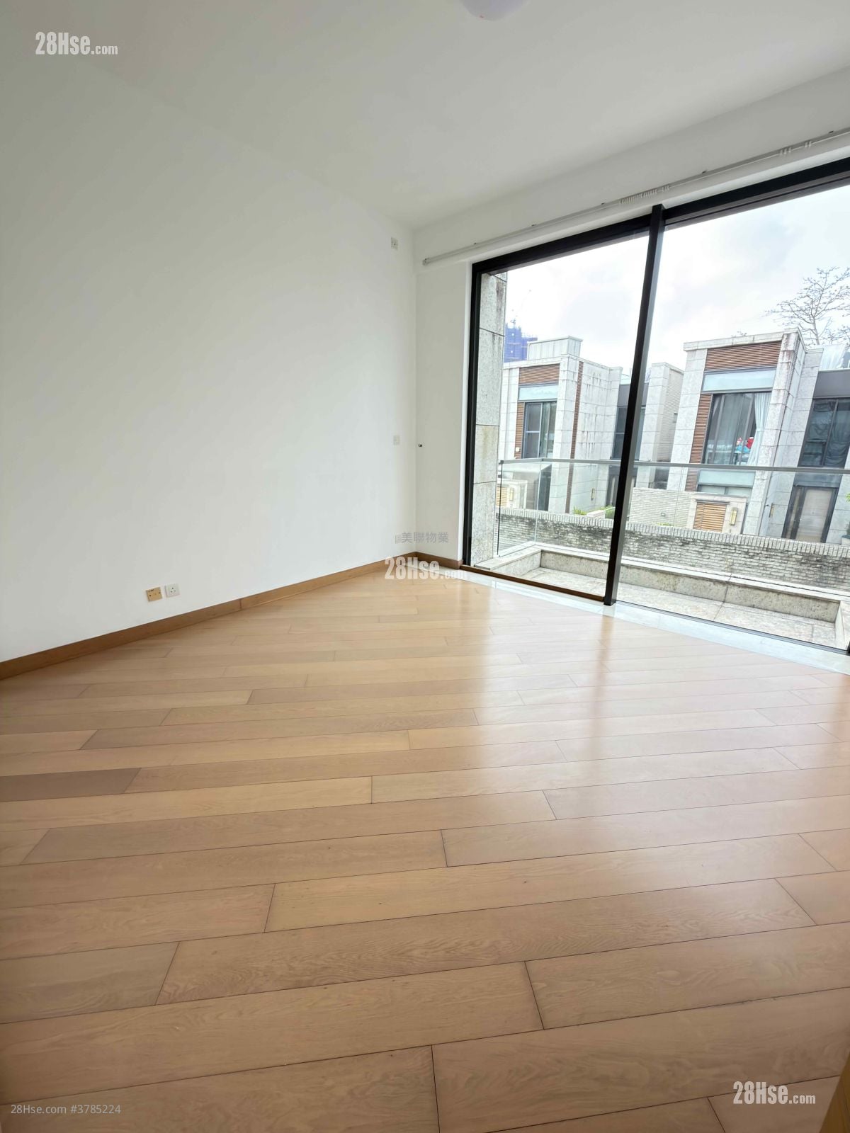 Valais Rental 3 Bedrooms , 3 Bathrooms 1,576 ft²