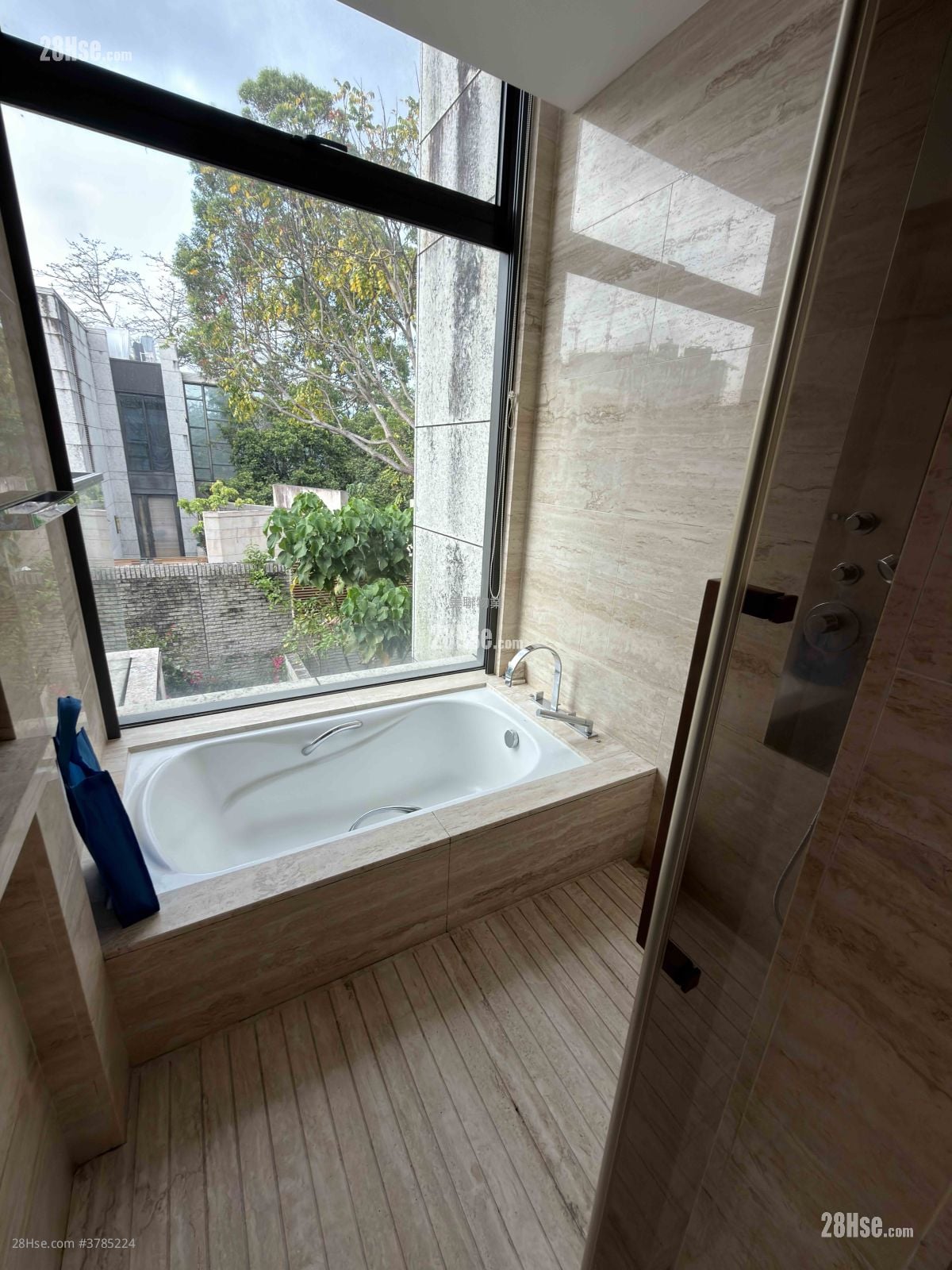 Valais Rental 3 Bedrooms , 3 Bathrooms 1,576 ft²