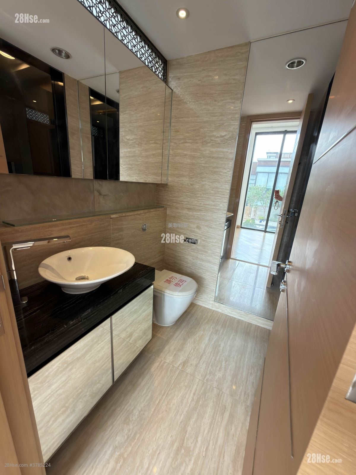 Valais Rental 3 Bedrooms , 3 Bathrooms 1,576 ft²