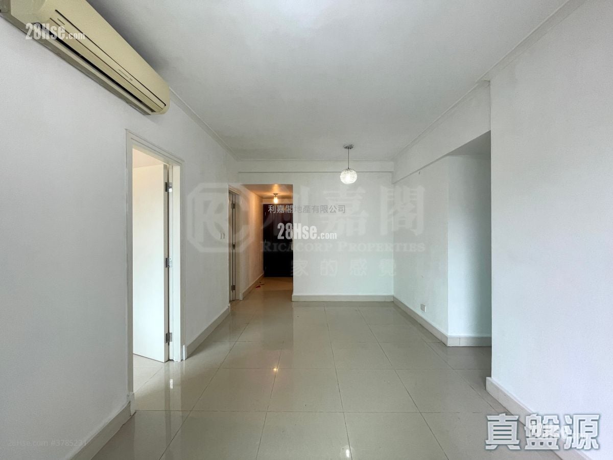 领峰 售盘 3 房 , 2 浴室 670 平方尺