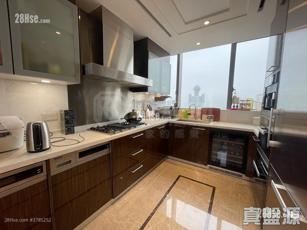 Kensington Hill 售盘 4 房 , 3 浴室 2,277 平方尺