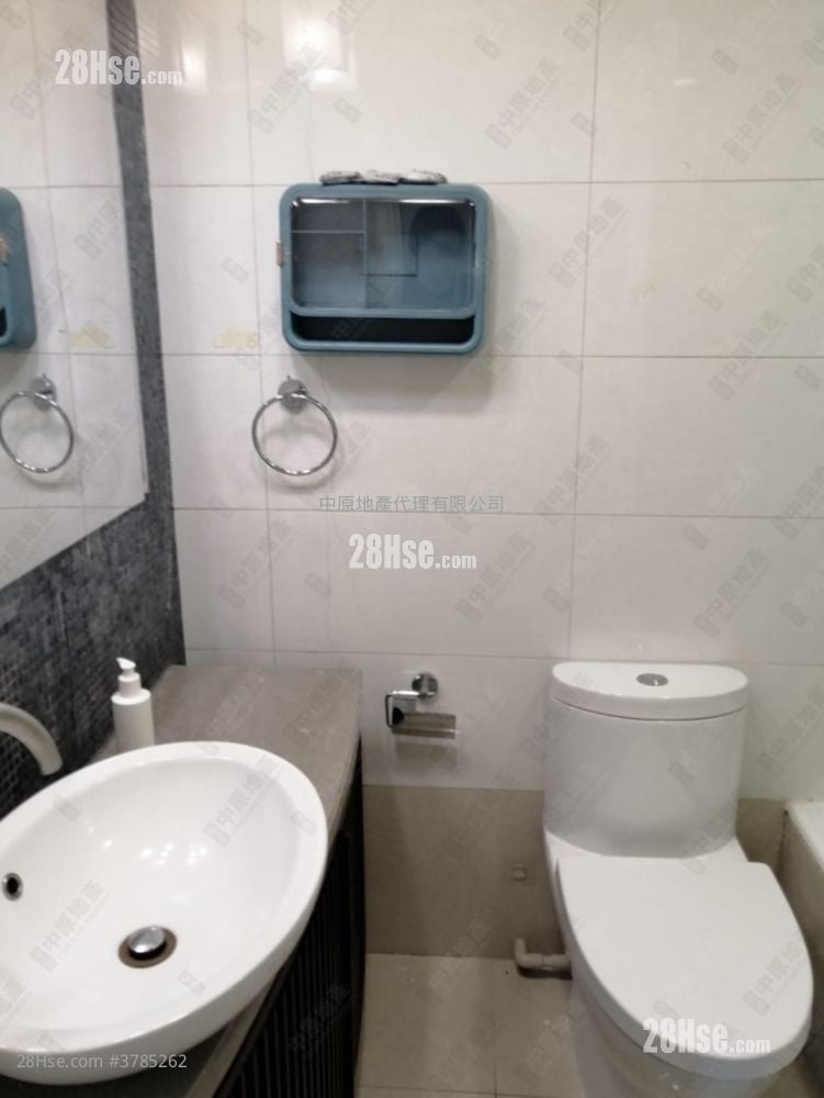 The Capitol Sell 3 Bedrooms , 2 Bathrooms 713 ft²