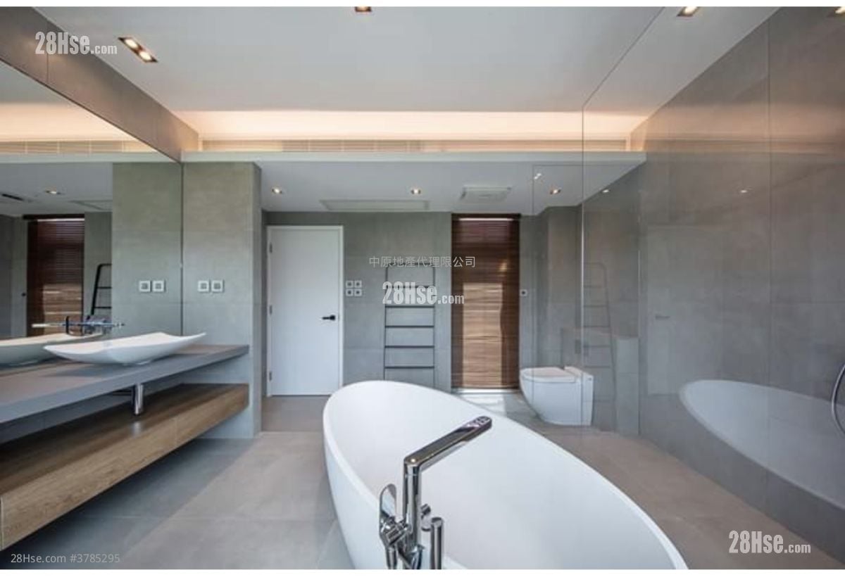 Casa Marina Sell 3 Bedrooms , 3 Bathrooms 2,005 ft²