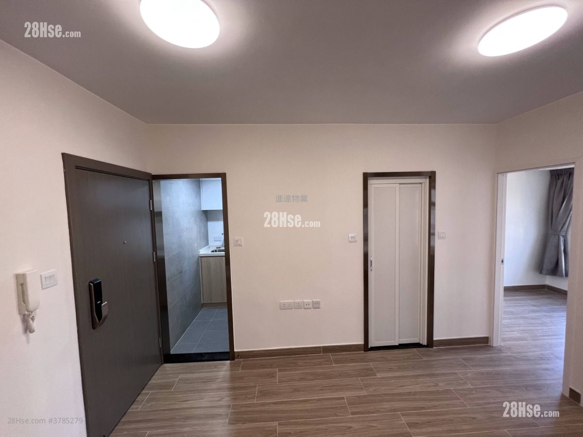 Yee Fung Court Rental 2 Bedrooms 344 ft²