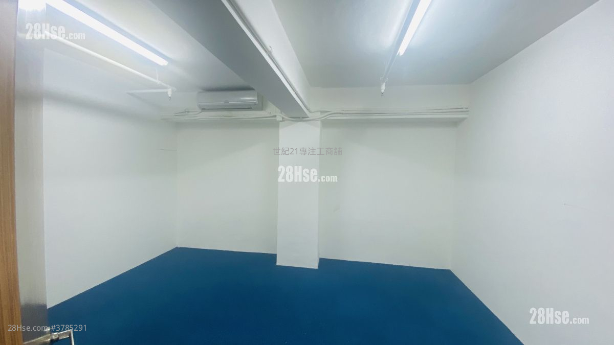 Champion Building Rental 5+ Bedrooms 1,388 ft²