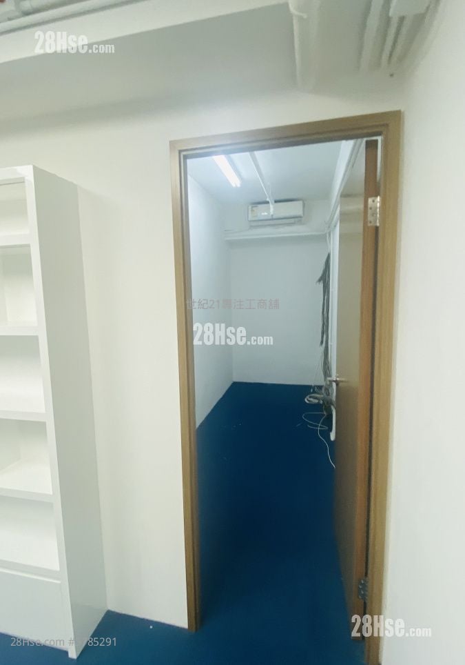 Champion Building Rental 5+ Bedrooms 1,388 ft²