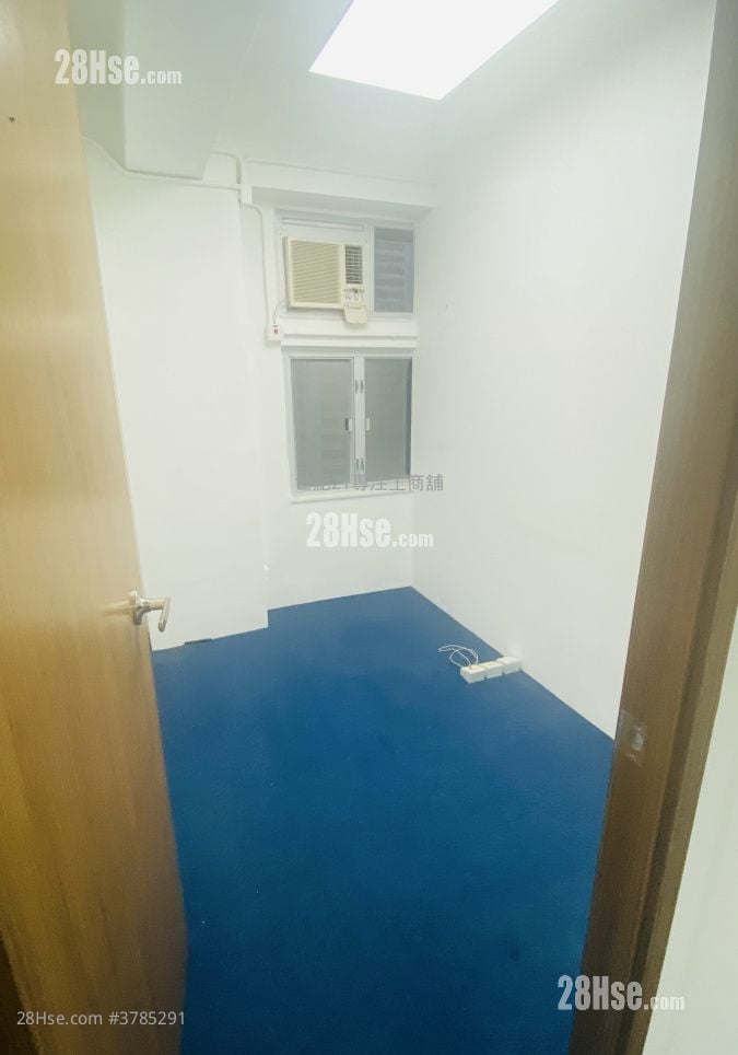 Champion Building Rental 5+ Bedrooms 1,388 ft²