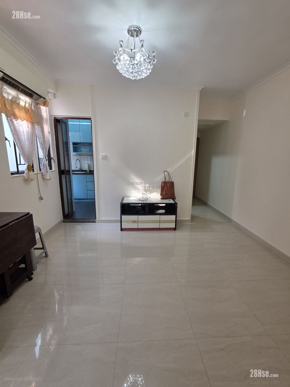 藝興大廈 售盤 3 房 , 1 浴室 525 平方呎