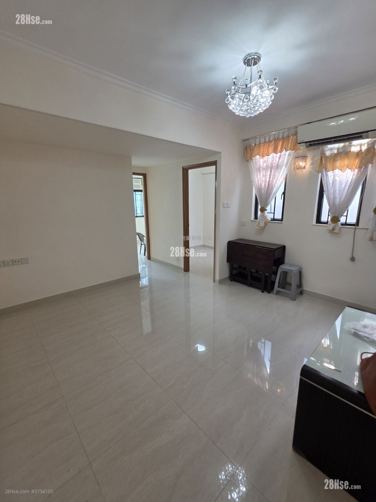 藝興大廈 售盤 3 房 , 1 浴室 525 平方呎