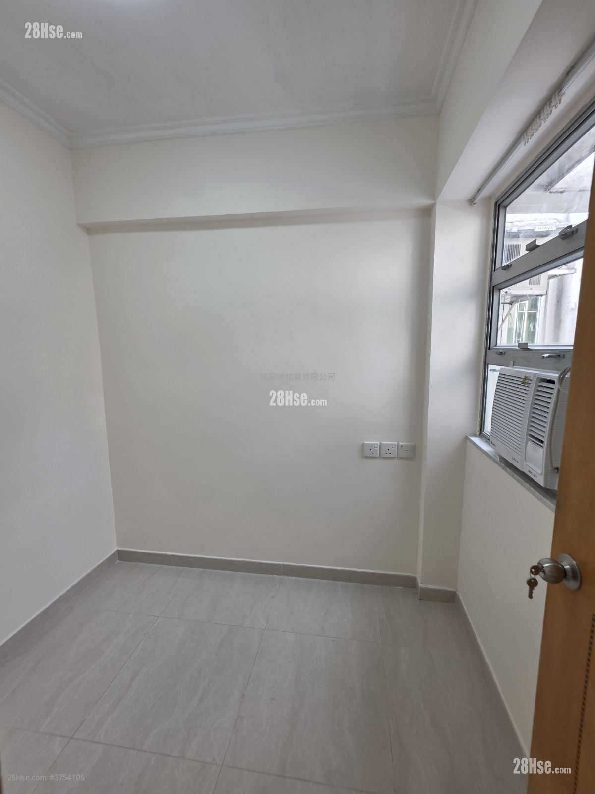 藝興大廈 售盤 3 房 , 1 浴室 525 平方呎