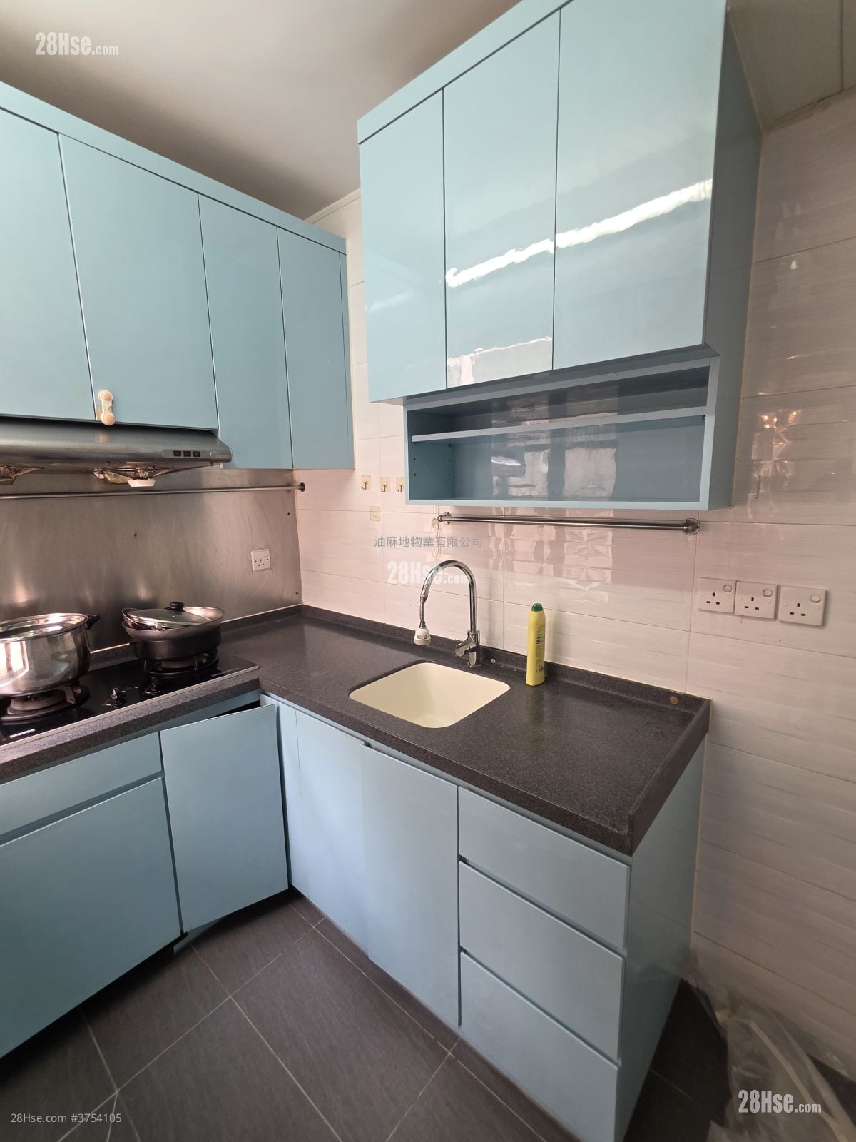 藝興大廈 售盤 3 房 , 1 浴室 525 平方呎