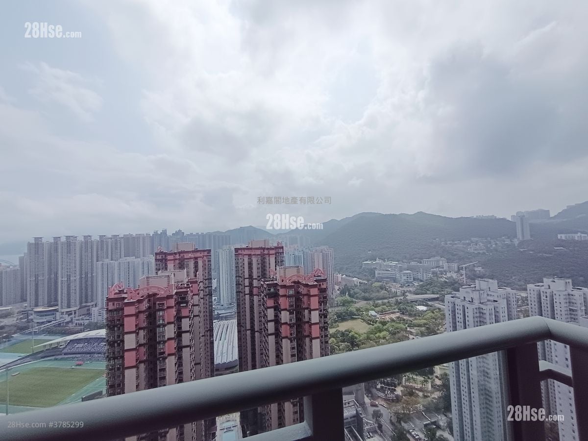 蔚蓝湾畔 租盘 4 房 , 2 浴室 735 平方尺