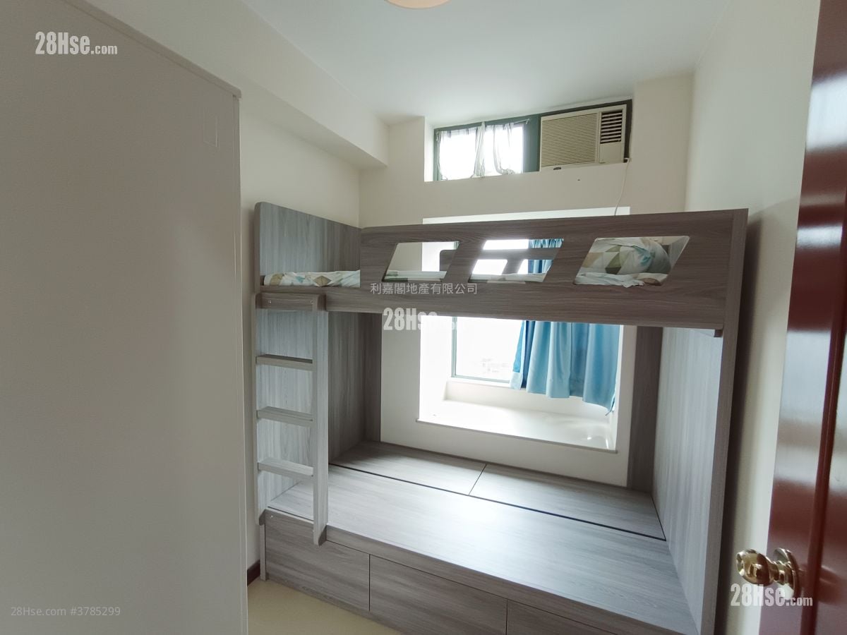 蔚蓝湾畔 租盘 4 房 , 2 浴室 735 平方尺