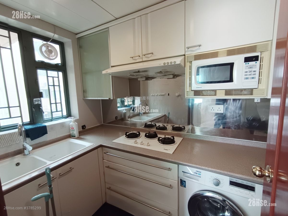 蔚蓝湾畔 租盘 4 房 , 2 浴室 735 平方尺