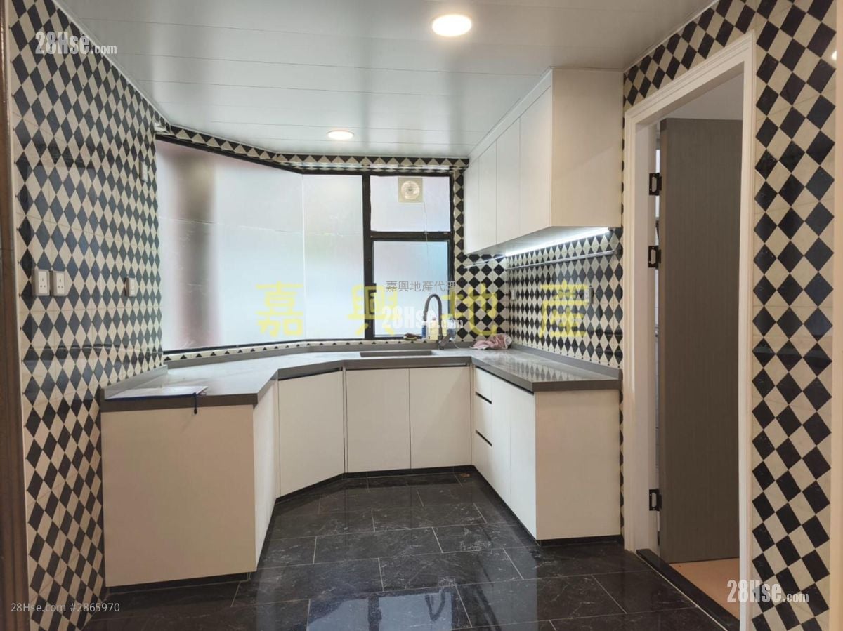 Jade Villa Sell 3 Bedrooms , 2 Bathrooms 1,400 ft²